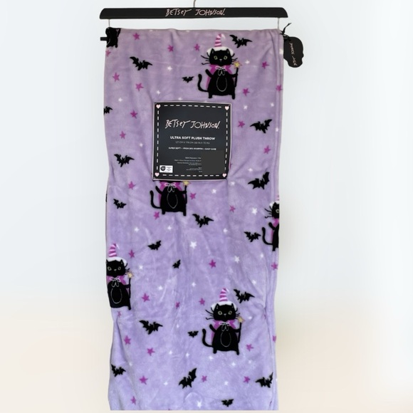 Betsey Johnson Throw Blanket Super Soft NWT Black Cat - Picture 3 of 5